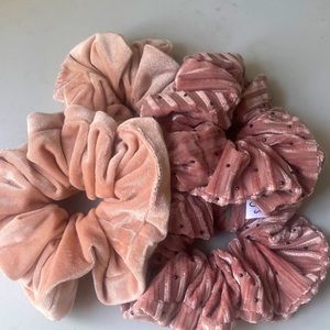 Scrunchies set of 4